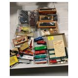 GROUP OF TYCO TRAIN CARS, TRACK & POWER PACKS