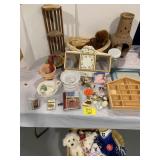 TRINKET SHELF, BASKET, HEART THEMED WOOD Dï¿½COR,