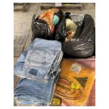 LARGE STACK OF VINTAGE JEANS, BLANKETS, SOFT