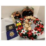 GROUP OF HOLIDAY Dï¿½COR