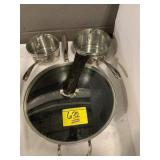 DELUXE BRAND PAN, PAIR OF CALPHALON PANS