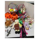 GROUP OF EASTER & HALLOWEEN Dï¿½COR