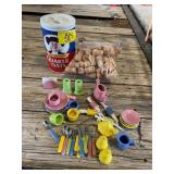 QUAKER OAT COOKIE JAR, BAG OF CORKS, MINI CHILD