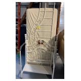 WHITE METAL FRAME DAYBED