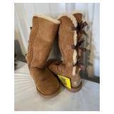 SZ 8L UGG BOOTS