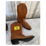 10 1/2M COWBOY BOOTS