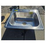 STAINLESS STEEL KITCHEN SINK