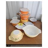 GROUP OF PYREX CASSEROLES & BOWLS