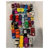 GROUP OF LOOSE DIECAST CARS OF ALL KINDS