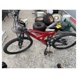 DYNACRAFT GAUNTLET RED BIKE