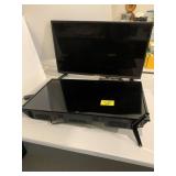 UNTESTED ONN & SCEPTRE 32' TVS W/ REMOTES
