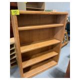 WOODEN 4-SHELF BOOKSHELF