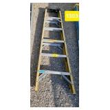 6' BULL LADDER FIBERGLASS LADDER