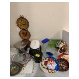 HOLIDAY Dï¿½COR, ROOSTER PLATE SET, POTS & PANS,