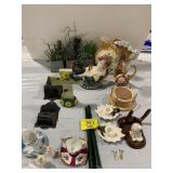 TEACUPS & SAUCERS, CHRISTMAS CANDLE & HOLDER SET,