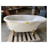 6FT LONG FIBERGLASS CLAWFOOT JET TUB