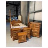 VERY NICE QUEEN SIZE 4-POST BEDROOM SET W/ BED
