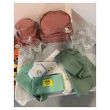 MIKASA CRYSTAL STEMWARE SET, CLOTH NAPKINS