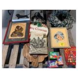 PALLET W/ FRAMED WALL ART, CHRISTMAS WREATH &