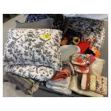 HAND TOWELS, PILLOWS, Dï¿½COR PILLOWS, ETC