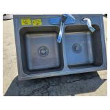 STAINLESS STEEL KITCHEN SINK