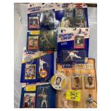 7 STARTING LINEUP FIGURES ON CARDS - HANK AARON