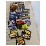 GROUP OF HOT WHEELS & HOT ROD CARS ON CARDS