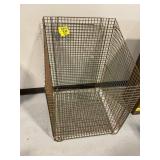 METAL FOLD-AWAY PRIMITIVE CAGING