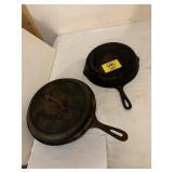 2 CAST IRON SKILLETS, 1 LID