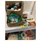 YARN, GARDENING BOOKS, HULA PARTY Dï¿½COR