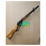 DAISY RED RYDER BB GUN
