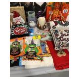 GROUP OF HOLIDAY Dï¿½COR