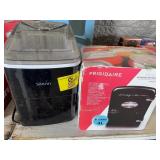 ICE MACHINE, FRIGIDAIRE MINI BEVERAGE MACHINE