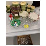 OLIVE THEMED CHINA, MERRY PLATES, CHRISTMAS Dï¿½COR