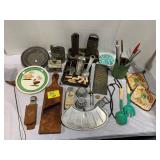 GROUP OF PRIMITIVE KITCHEN Dï¿½COR, FLY SWATTER,