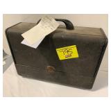 ZENITH PORTABLE LONG DISTANCE RADIO