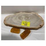 LARGE PETRIFIED WOOD SLICE, 2 PIECES OF AMBER W/