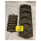 LODGE CAST IRON FISH MOLD, KRUSTY KORN KOB TEA