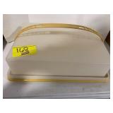TUPPERWARE CAKE TAKER W/ HANDLE
