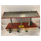 ANTIQUE METAL LIONEL STATION & LEAD FIGURES