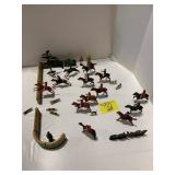 BRITAINS FOX HUNT FIGURES & SCENERY W/ DOGS & FOX