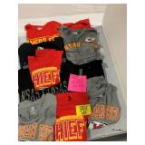 GROUP OF KANSAS CITY CHIEFS SHIRTS - M & LARGE