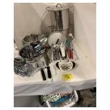 STOCK POTS, POTS & PANS, KITCHEN UTENCILS, BASKET