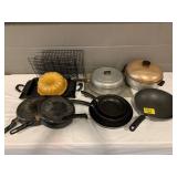 GROUP OF POTS & PANS, BAKING PANS, COOKIE RACKS