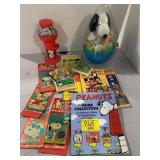 GROUP OF SNOOPY COLLECTIBLES - BOOKS, GUMBALL