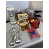BLENDER, TOASTER, PEELER IN BOX, MICKEY MOUSE