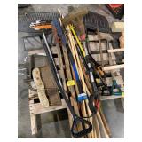METAL DUST PANS, LONG HANDLE TOOLS