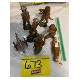 GROUP OF ANTIQUE LEAD MILITARY SOLDIER FIGURES