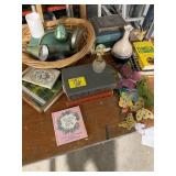 BOOKS, BUTTERFLY Dï¿½COR, BASKET, DESK LAMP, ORNATE