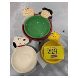 PEANUTS THEMED MEASURING CUP SET